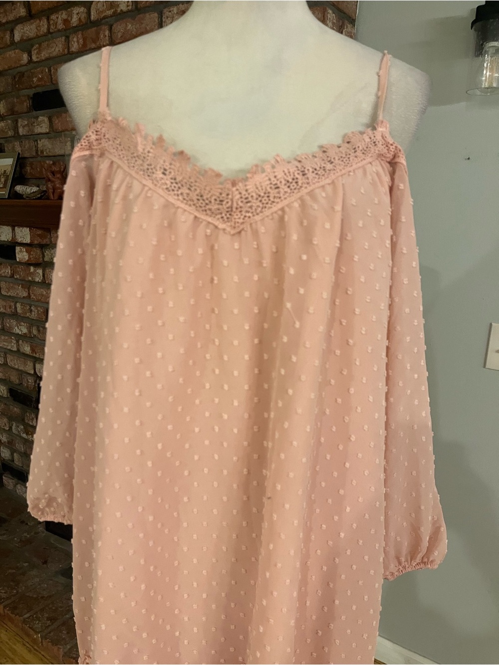 BB Dakota PTP 20 Blush Pink Swiss Dot Off-Shoulder Tunic - Picture 2 of 3